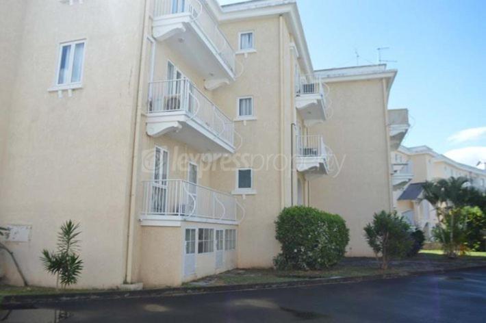Well Equipped Peaceful 3 Bedroom Apartment Flic en Flac Экстерьер фото